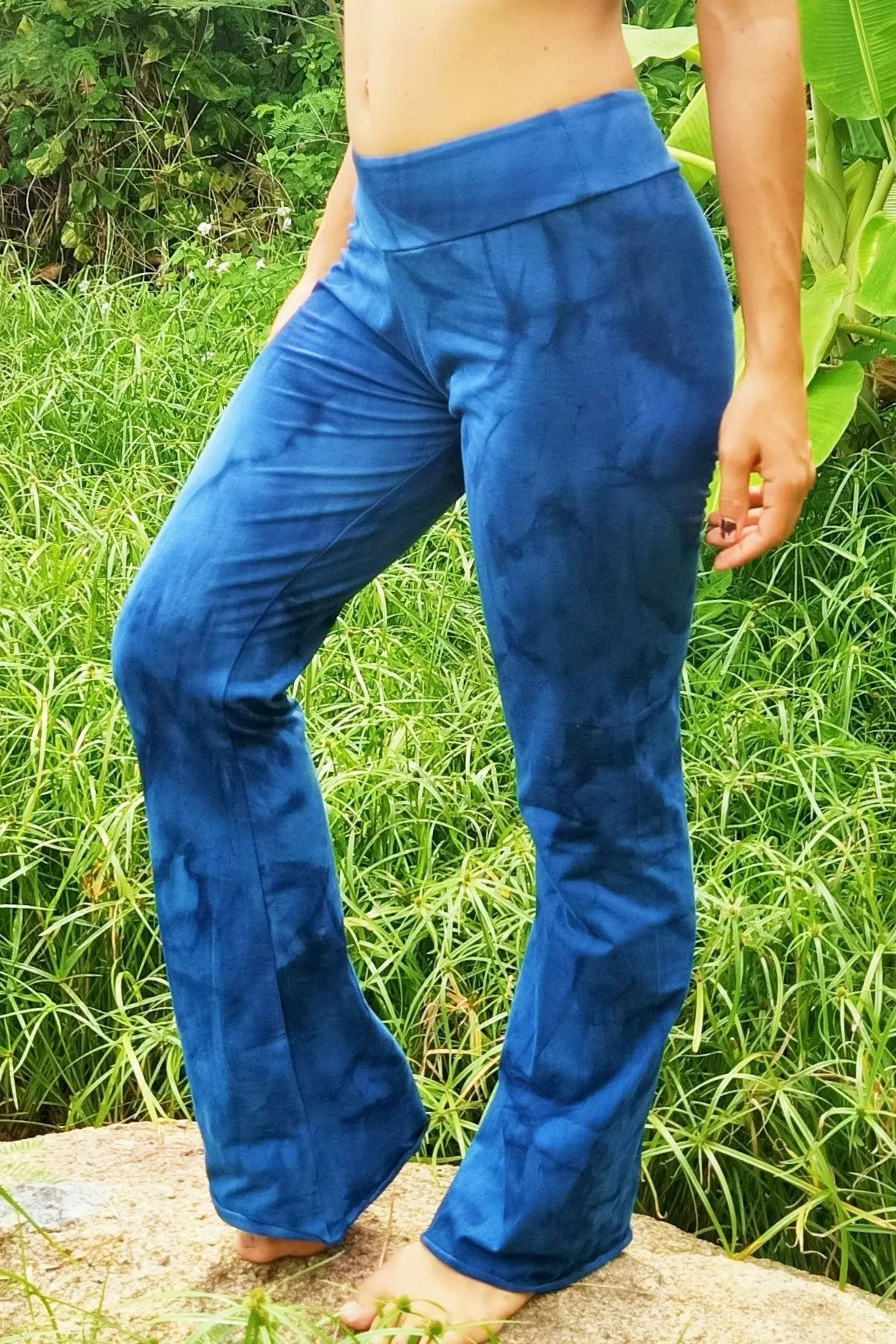 Flared Yoga Pants in Blue Dream