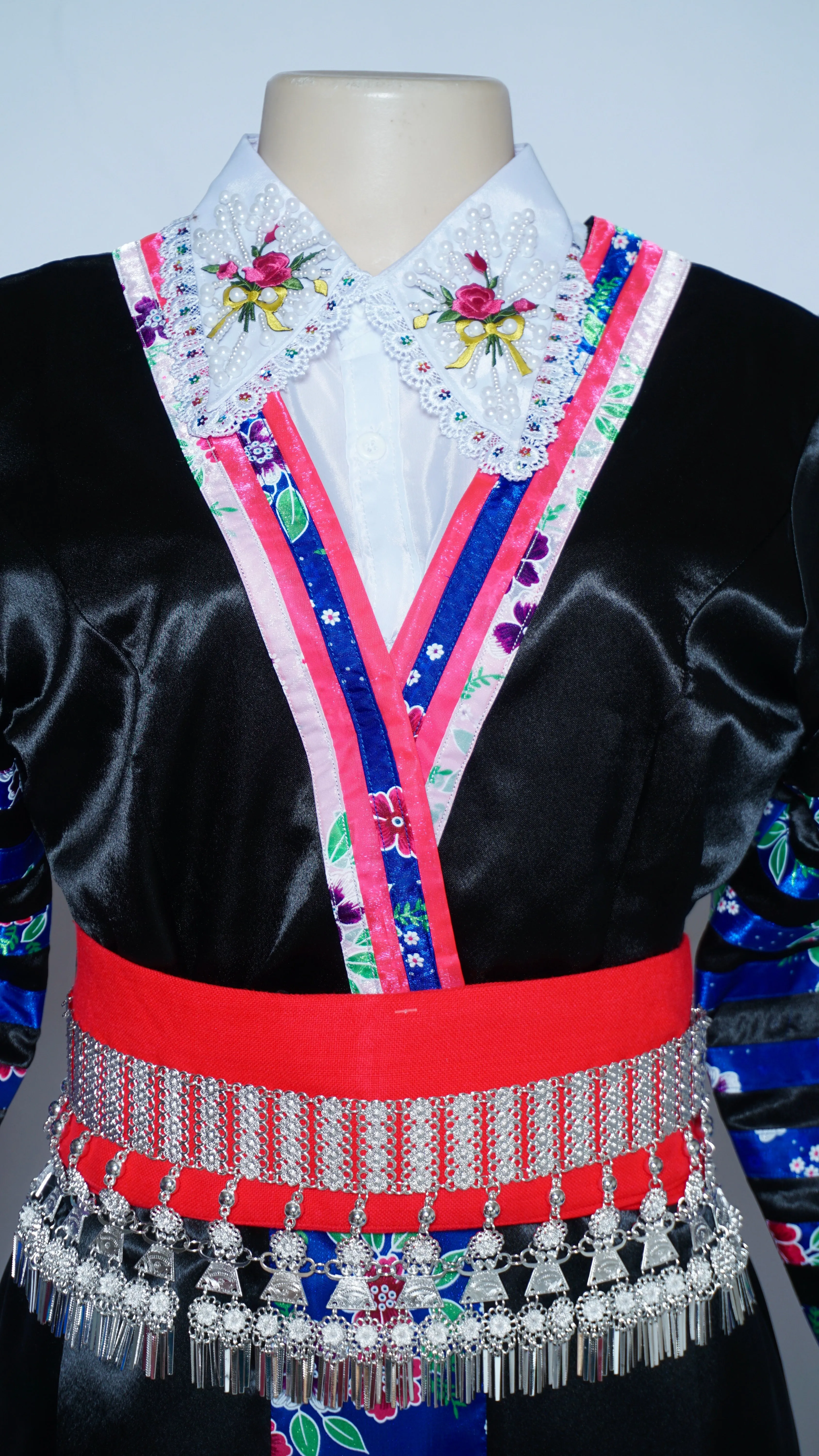 Hmong Txaij Blue Floral Outfit (40")